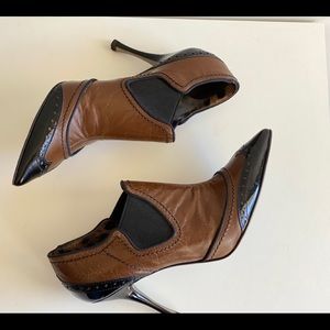 Dolce Gabbana Cracked Leather Ankle Bootied